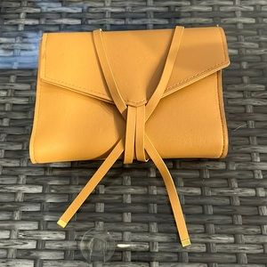 Glass Ladder & Co. Katherine Tech Organizer